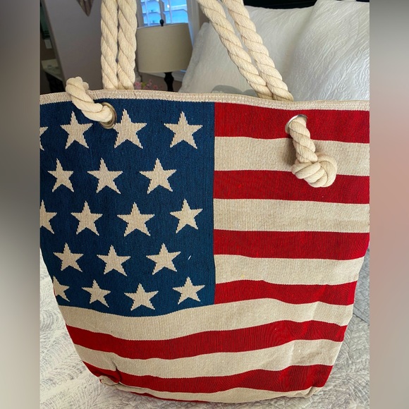 ππΊπΈ USA FLAG LARGE TOTE BAG! BRAND NEW STILL WRAPPED IN PLASTIC. 16βx14β. - Picture 2 of 7